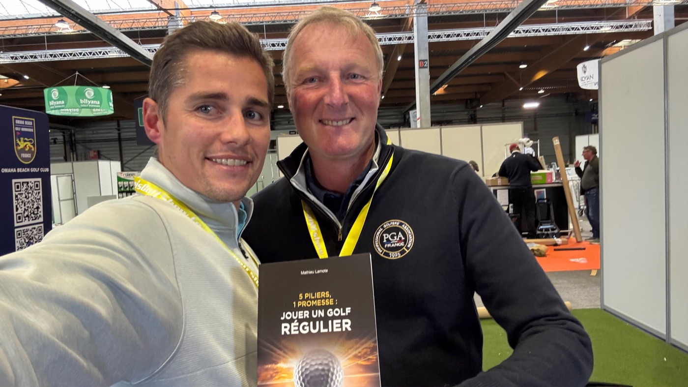 Selfie de Mathieu Lamote avec un lecteur, au salon