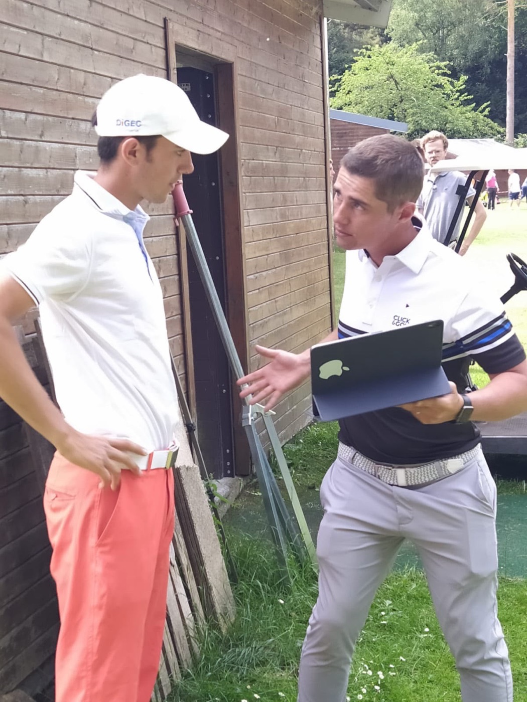 Mathieu Lamote analyse un swing sur tablette avec Gabriel Naveau